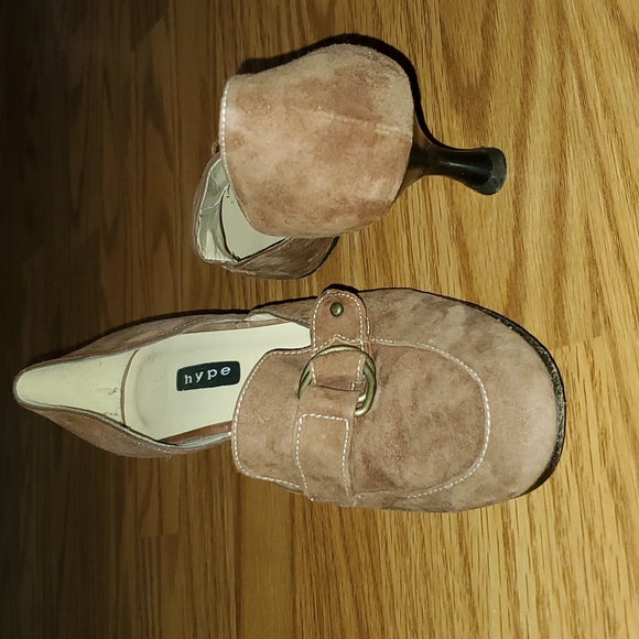 Hype Suede Heels - Picture 4 of 14